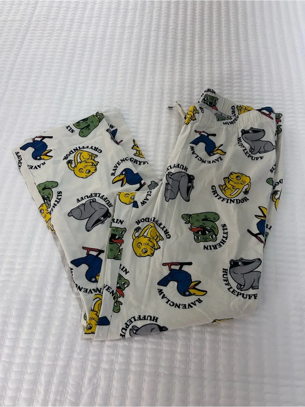 Grey Hogwarts School Pajama Set with Multi-Color House Mascots. Size M. NWT